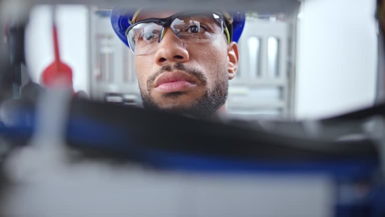 Looking for an Electrician Near Me for Your Home Electrical Needs